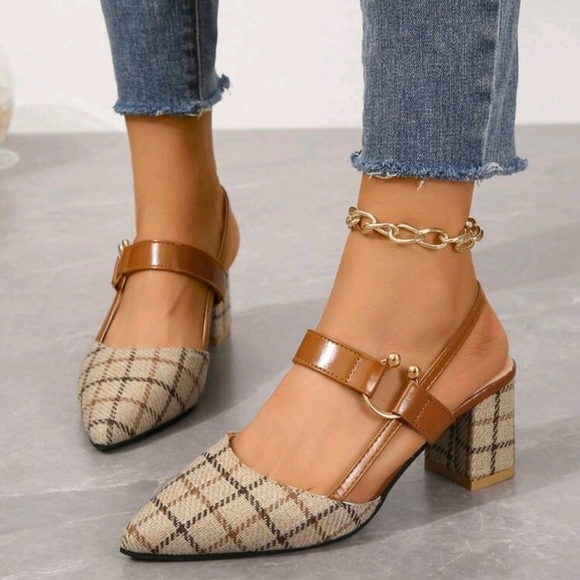 Shoes - Women's Fashionable Square Fabric Material Peep Toe Chunky Hing Heels Sandals